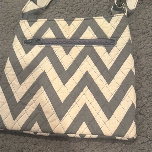 Ever Moda Chevron Patterned Cream and Gray Women's Bag Crossbody Purse M Initial - Picture 4 of 9